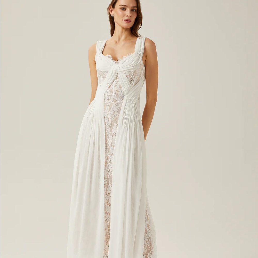 Elegant White Bridal Lace Dress - Picture 5 of 10